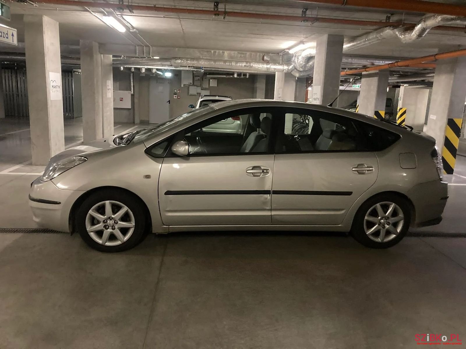 2005' Toyota Prius photo #6