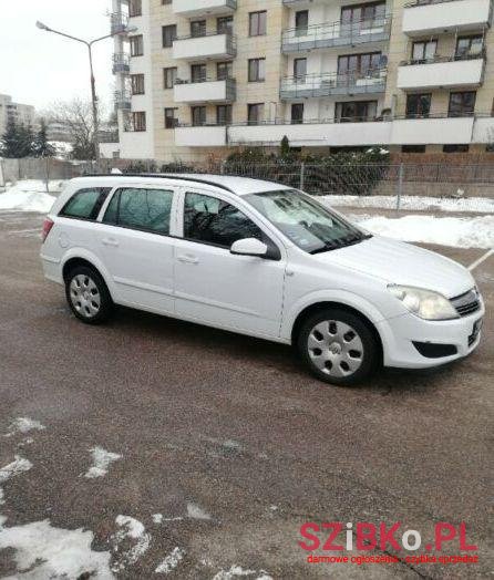 2008' Opel Astra photo #1