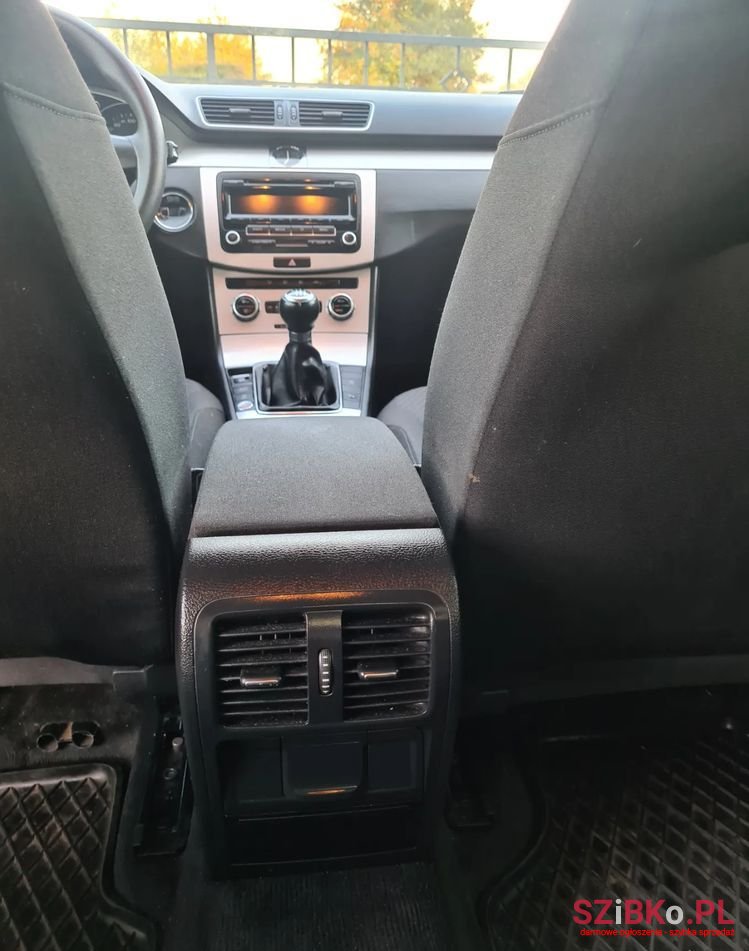 2012' Volkswagen Passat photo #5