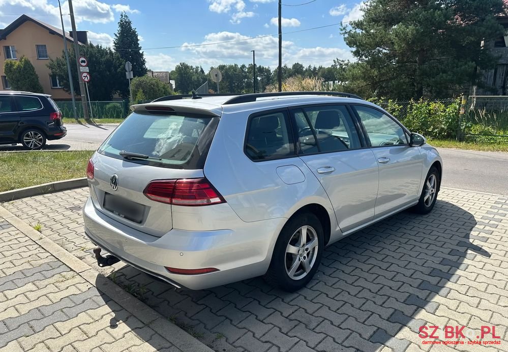 2019' Volkswagen Golf photo #5