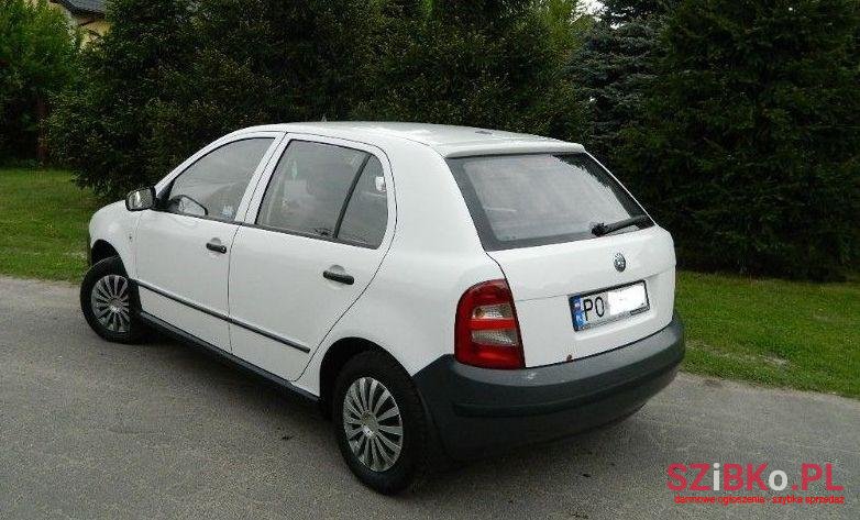 2001' Skoda Fabia photo #1