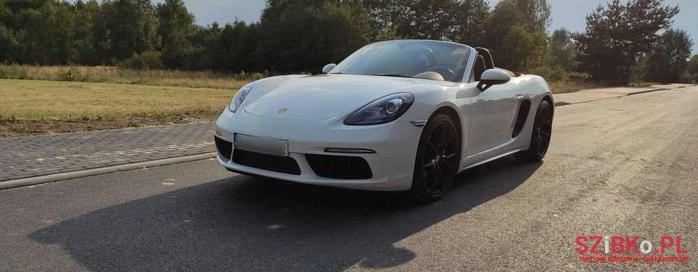 2017' Porsche 718 Boxster photo #1