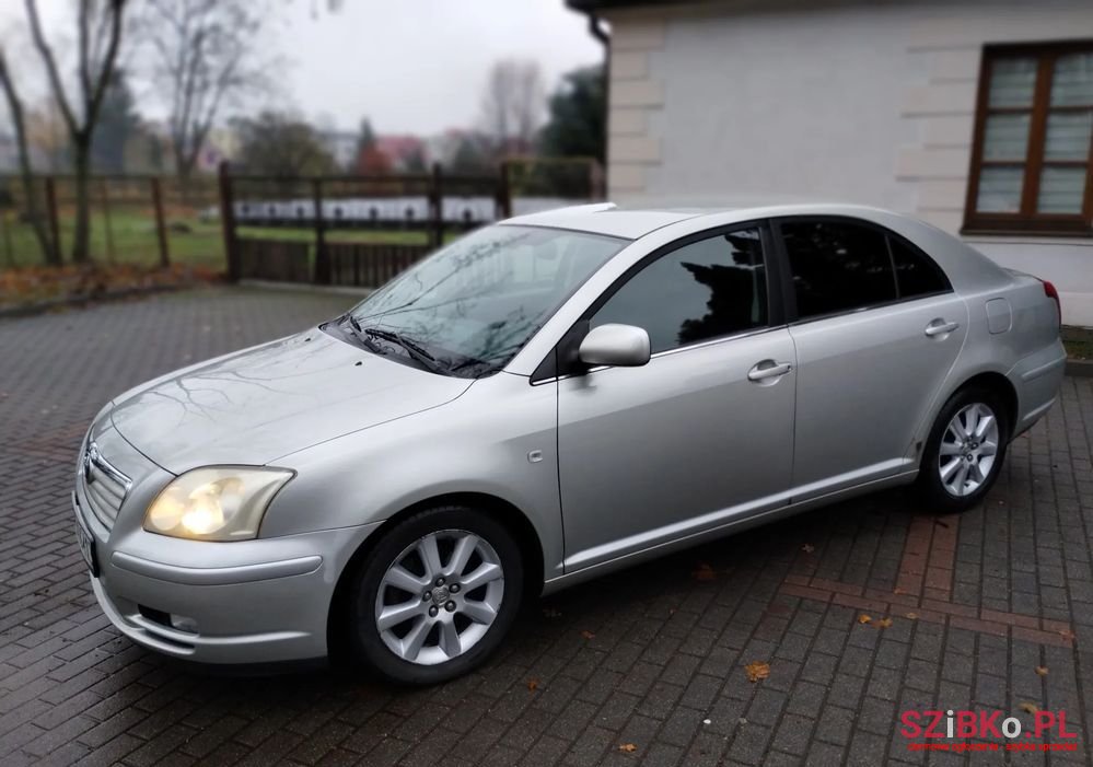 2005' Toyota Avensis photo #6