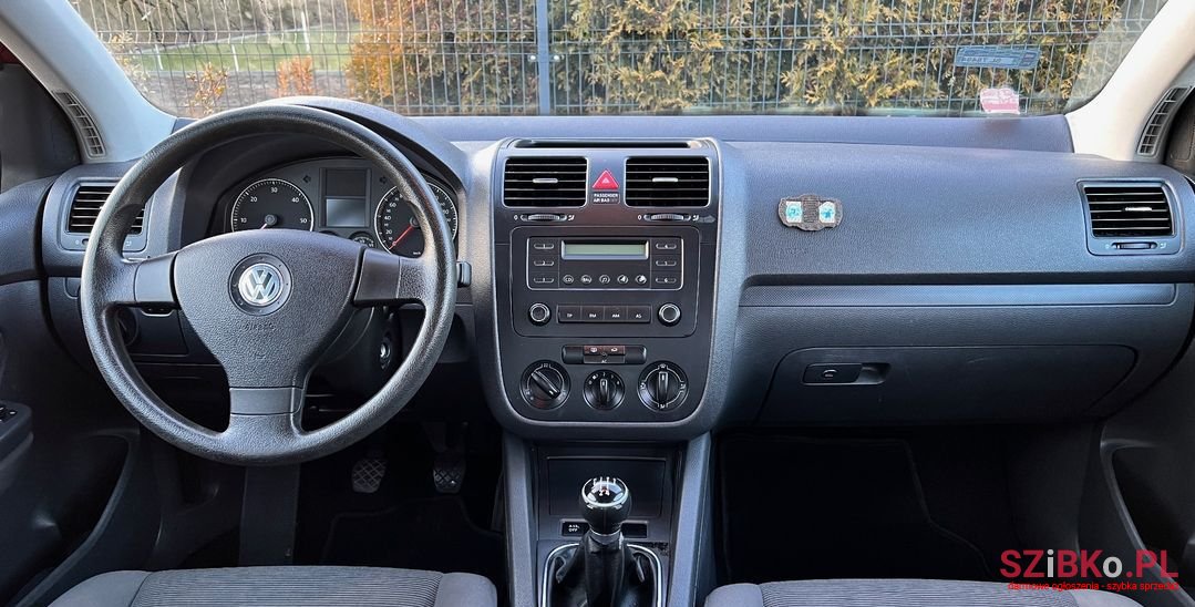 2008' Volkswagen Golf photo #4