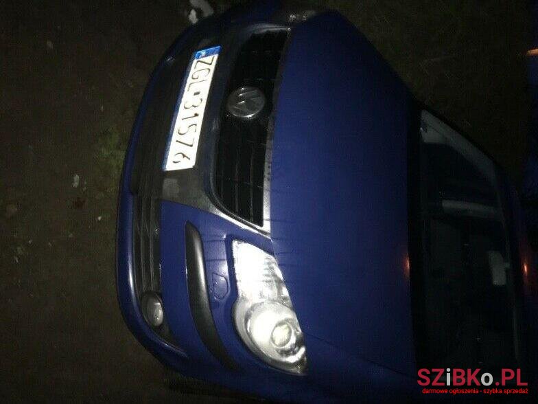 2007' Volkswagen Touran photo #1