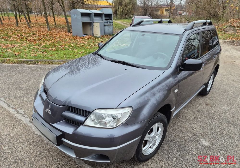 2006' Mitsubishi Outlander photo #5