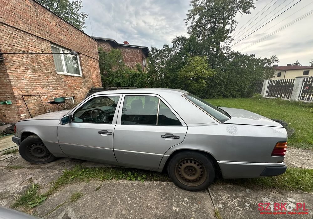 1992' Mercedes-Benz W124 photo #3