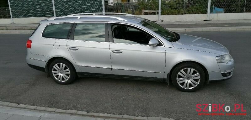 2009' Volkswagen Passat photo #1