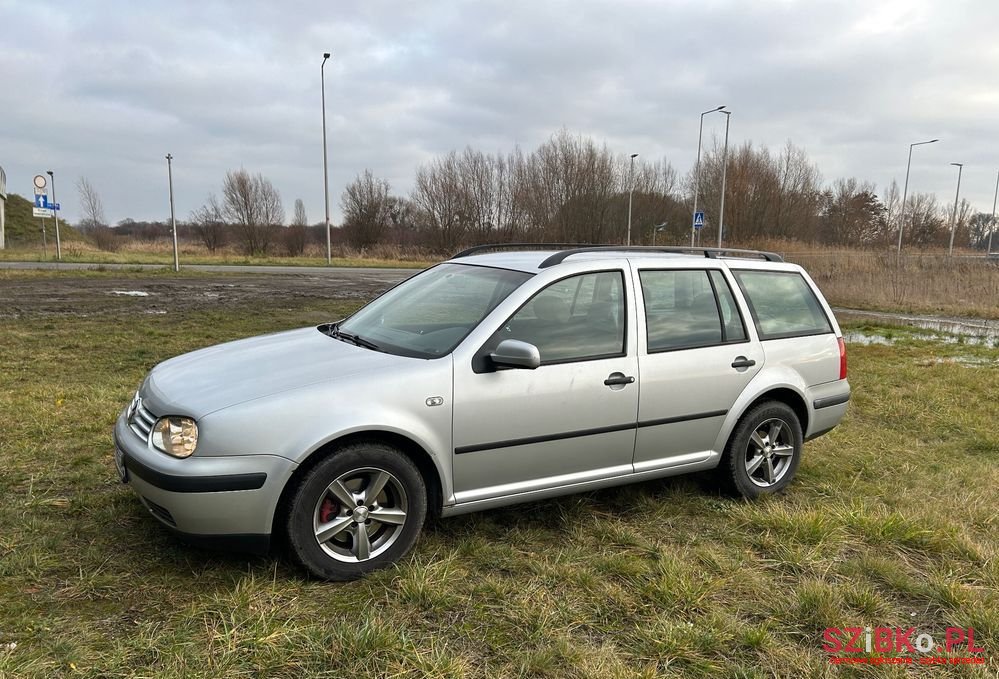 2003' Volkswagen Golf photo #6