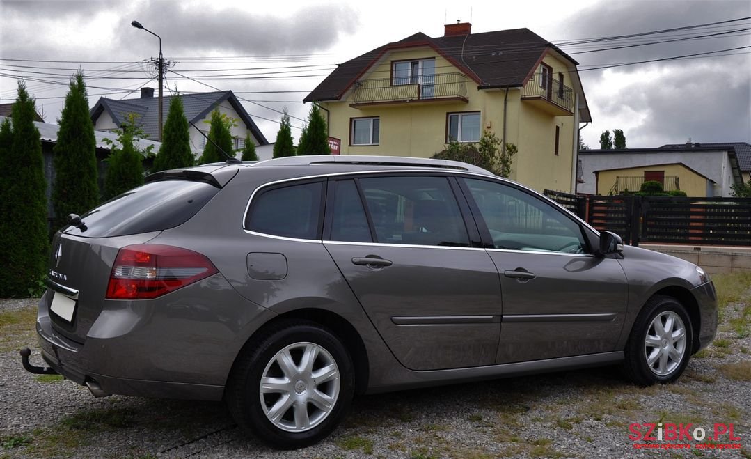 2010' Renault Laguna photo #4