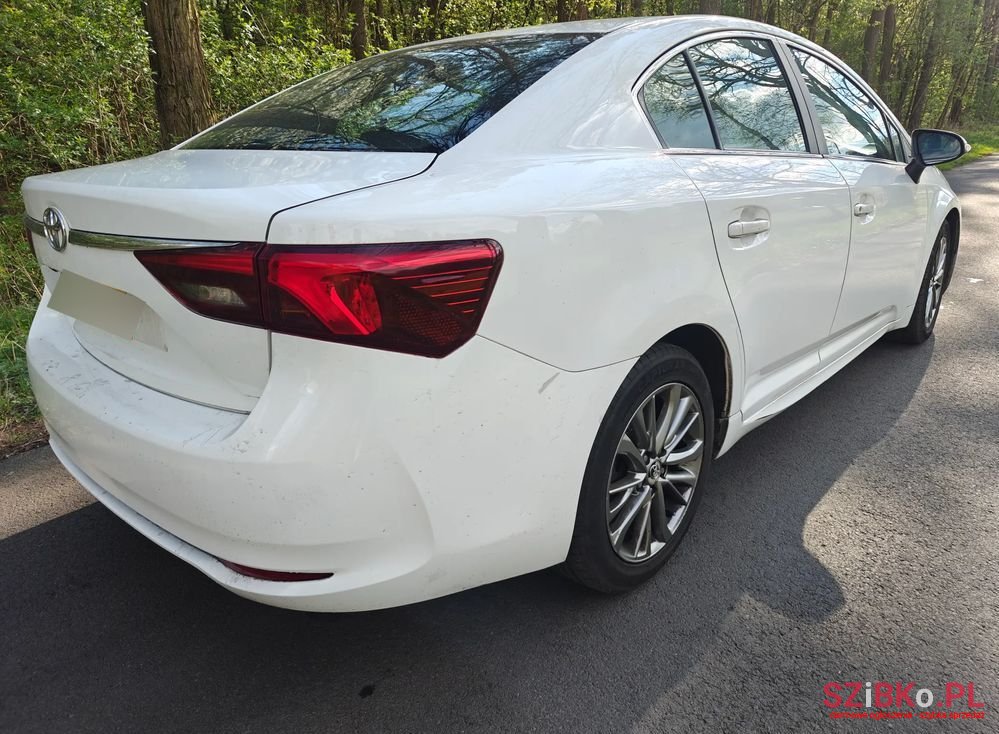 2016' Toyota Avensis photo #6