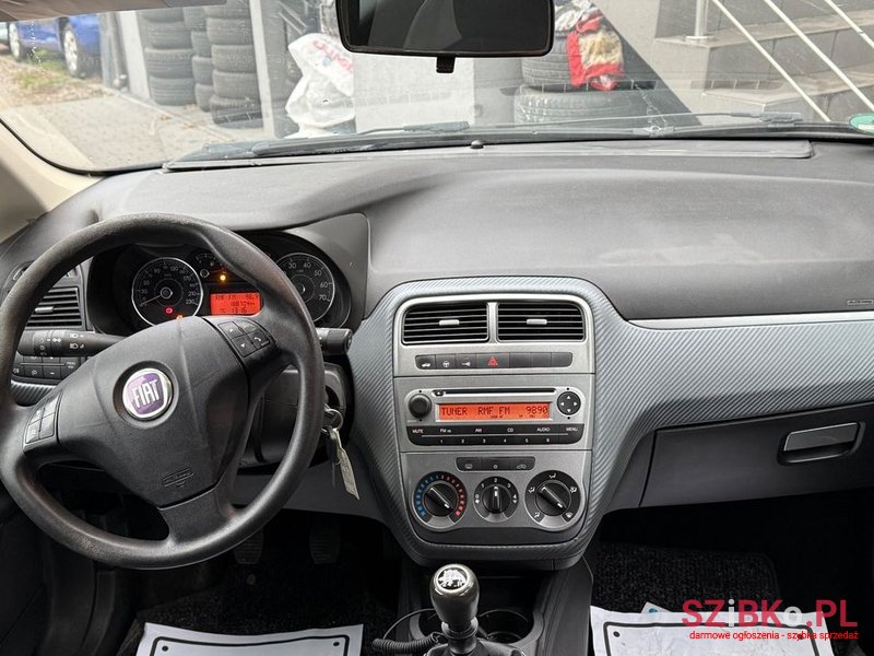 2009' Fiat Grande Punto photo #5