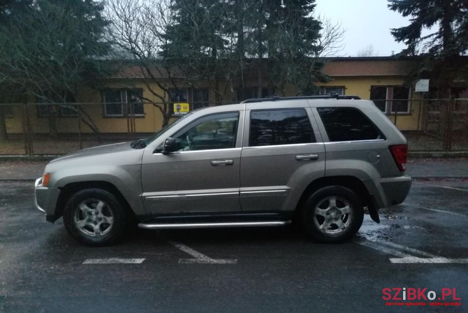 2007' Jeep Grand Cherokee photo #4