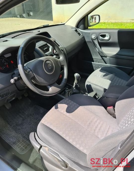 2008' Renault Megane photo #6