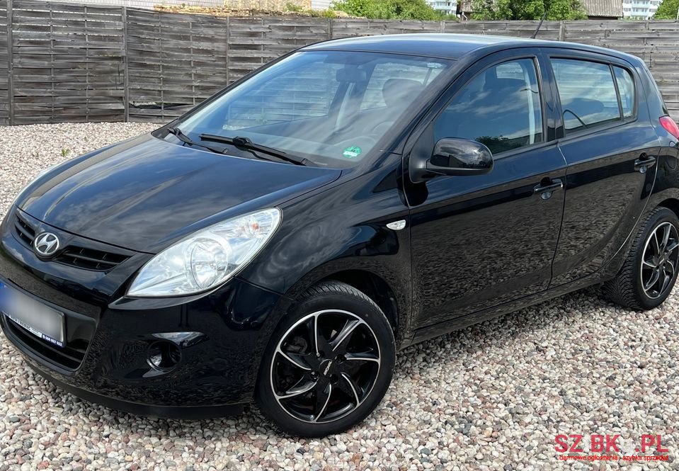 2011' Hyundai i20 photo #5