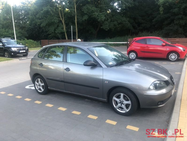 2004' SEAT Ibiza photo #1