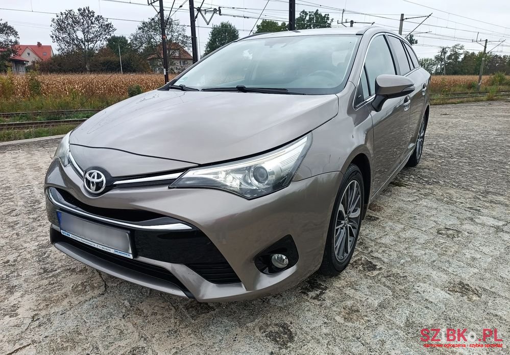 2015' Toyota Avensis 1.8 Business Edition photo #3