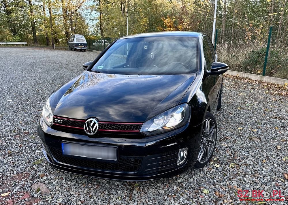 2010' Volkswagen Golf photo #5