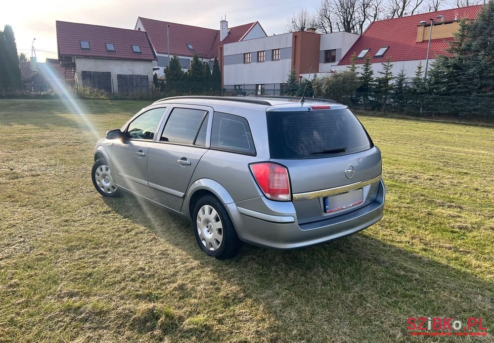 2005' Opel Astra Iii Hatchback 04-07 photo #4