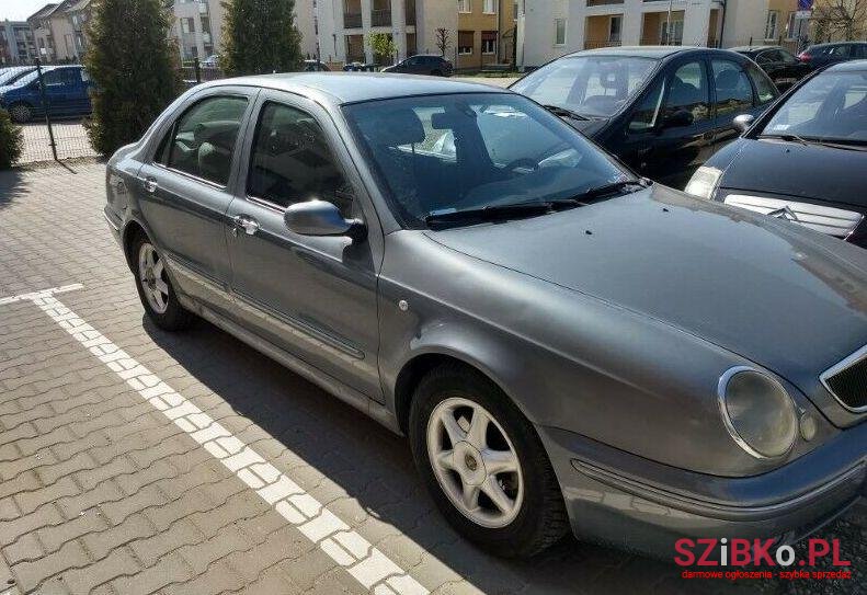 1999' Lancia Lybra photo #1