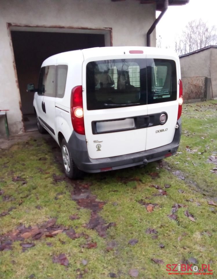 2011' Fiat Doblo photo #2