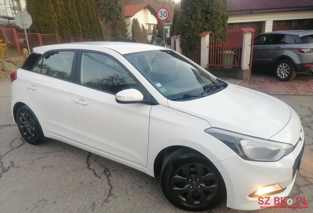 2017' Hyundai i20 photo #1