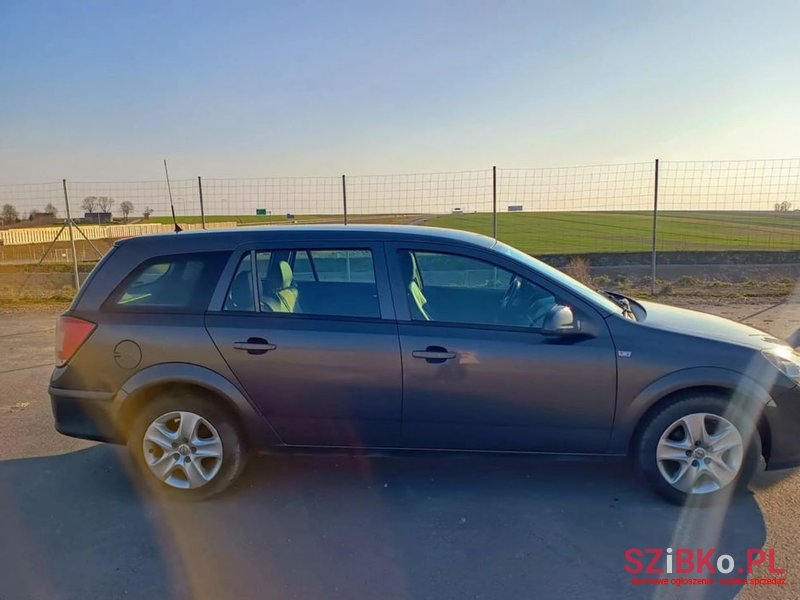 2012' Opel Astra Iii 1.6 photo #2