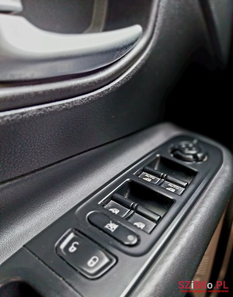 2016' Jeep Renegade photo #2