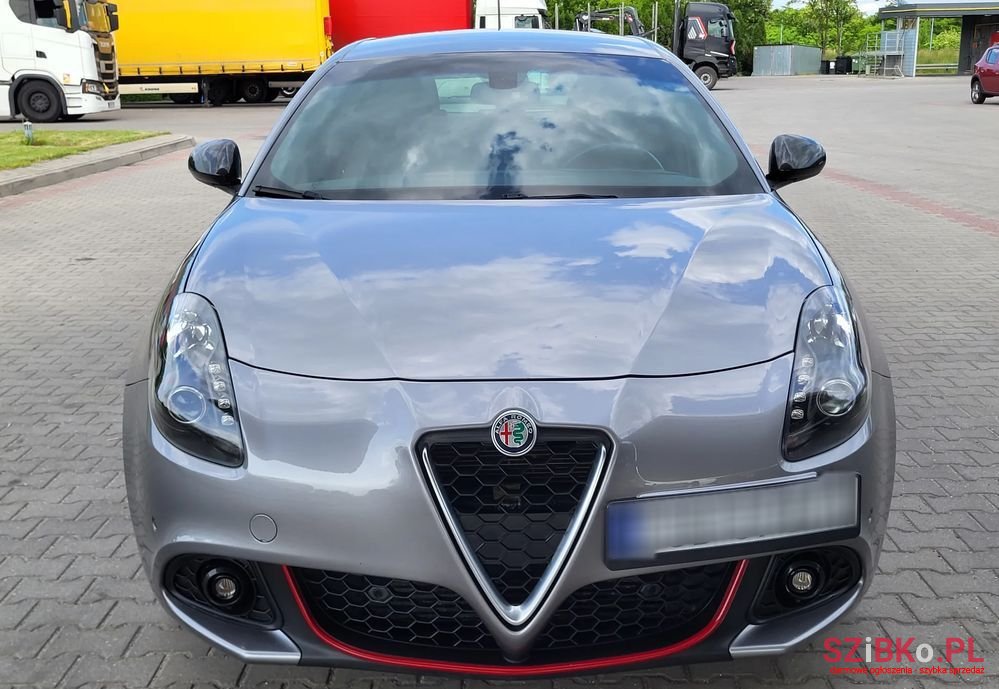 2020' Alfa Romeo Giulietta 1.4 Tb Sport photo #3
