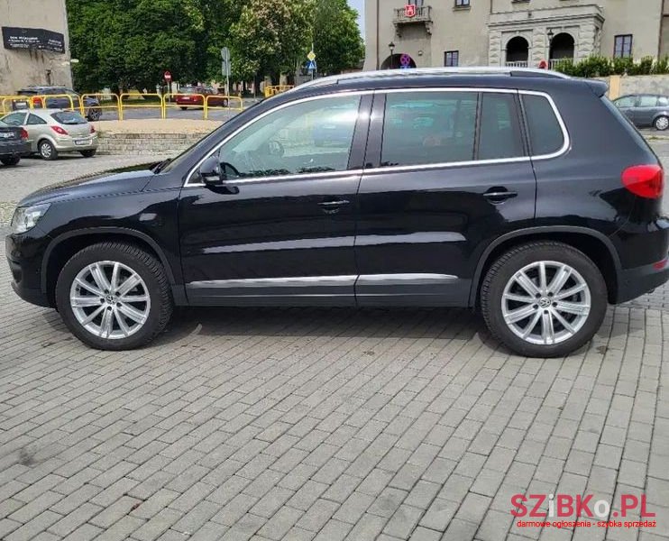 2012' Volkswagen Tiguan photo #4