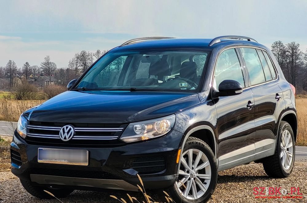 2018' Volkswagen Tiguan photo #1