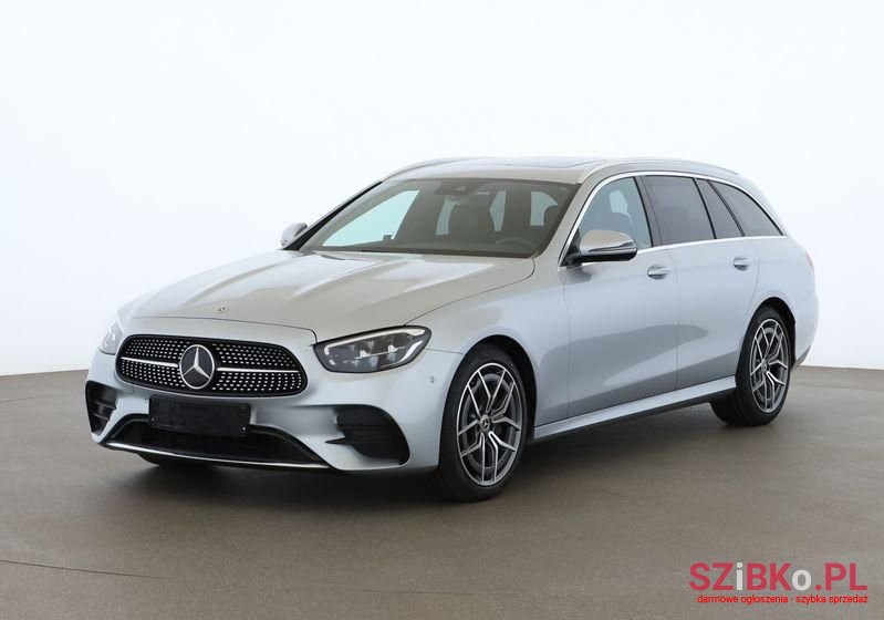 2022' Mercedes-Benz E-Class photo #1
