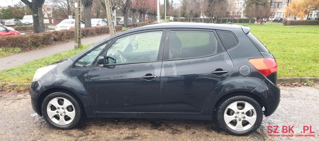 2010' Kia Venga photo #2