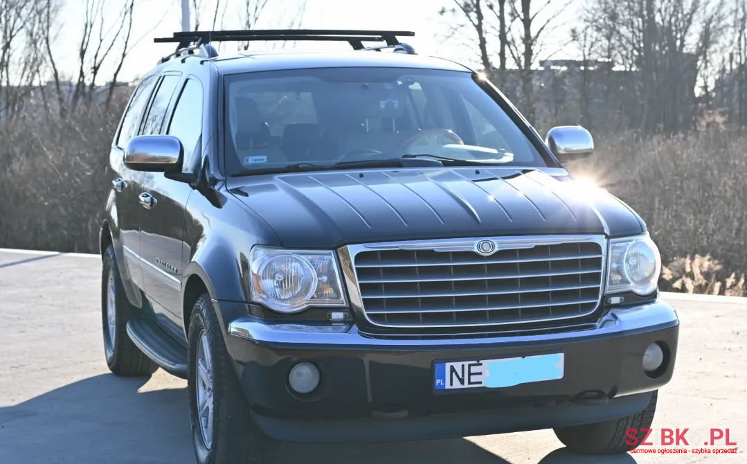 2007' Chrysler Aspen photo #1