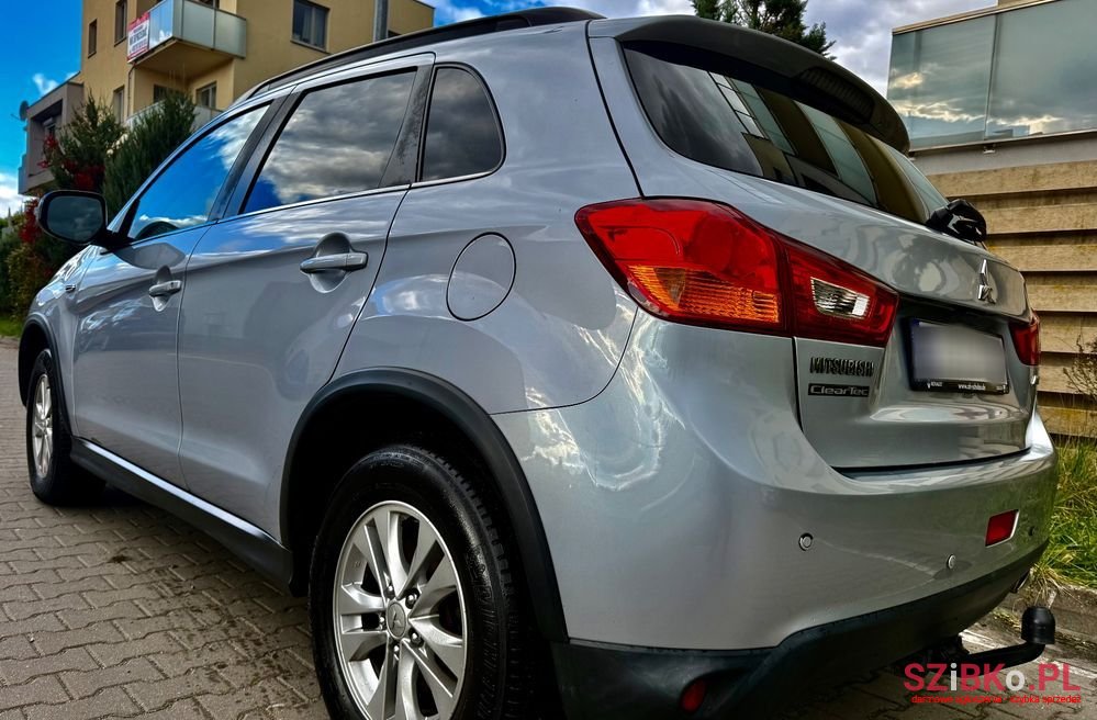 2017' Mitsubishi ASX photo #3