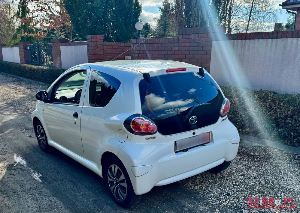 2014' Toyota Aygo 1.0 Vvt-I Gold photo #3