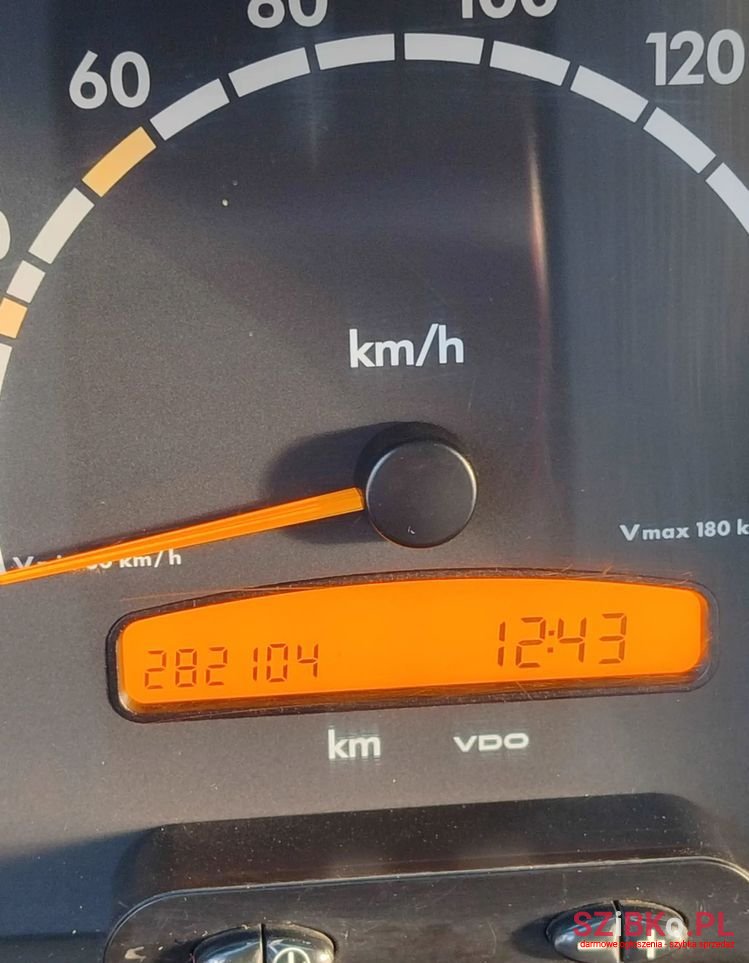 2005' Mercedes-Benz Sprinter photo #6