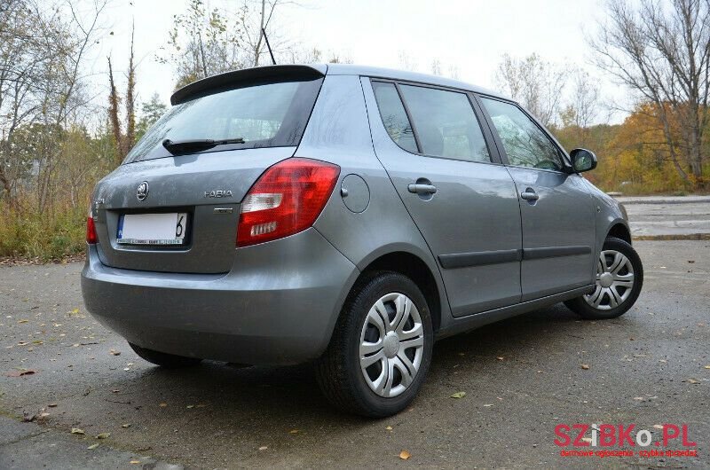 2012' Skoda Fabia photo #3