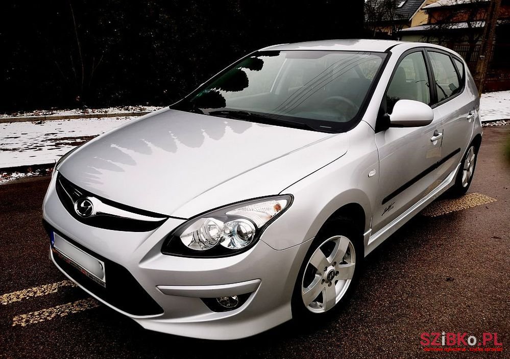 2010' Hyundai i30 photo #1