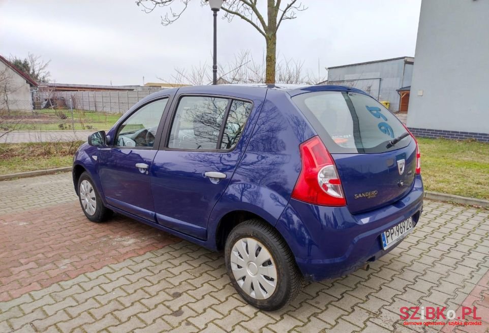 2009' Dacia Sandero photo #5