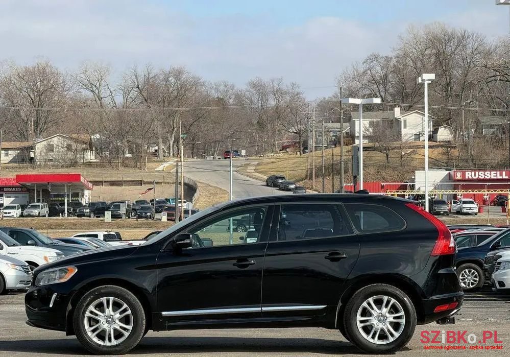 2016' Volvo Xc 60 T5 Momentum photo #3