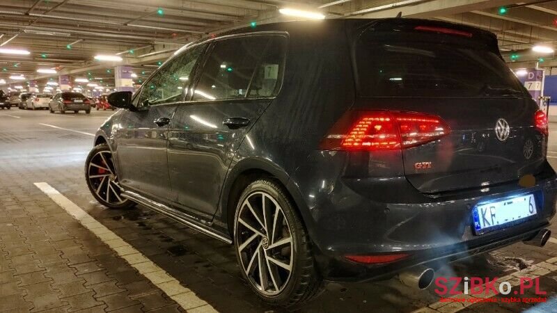 2017' Volkswagen Golf photo #2