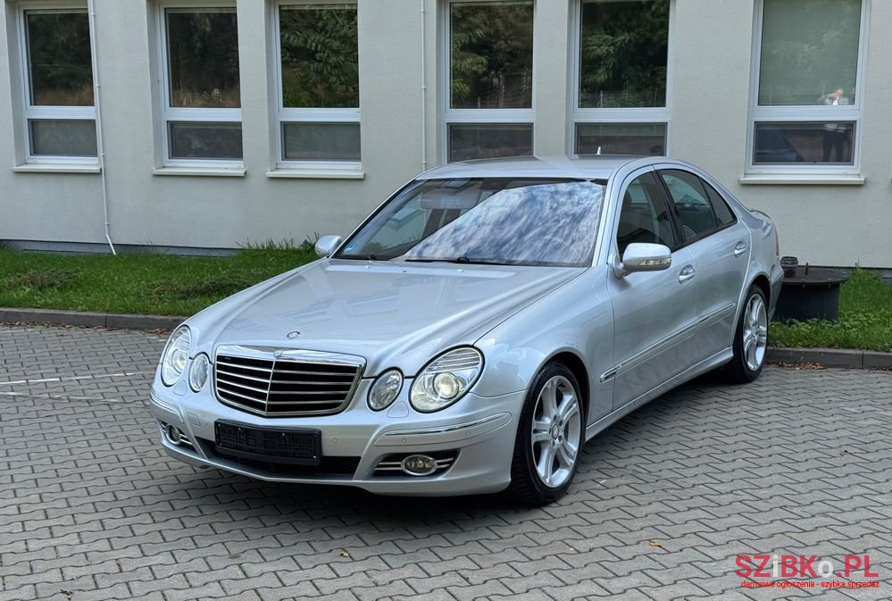2007' Mercedes-Benz E-Class photo #1