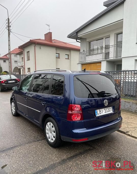 2009' Volkswagen Touran photo #5