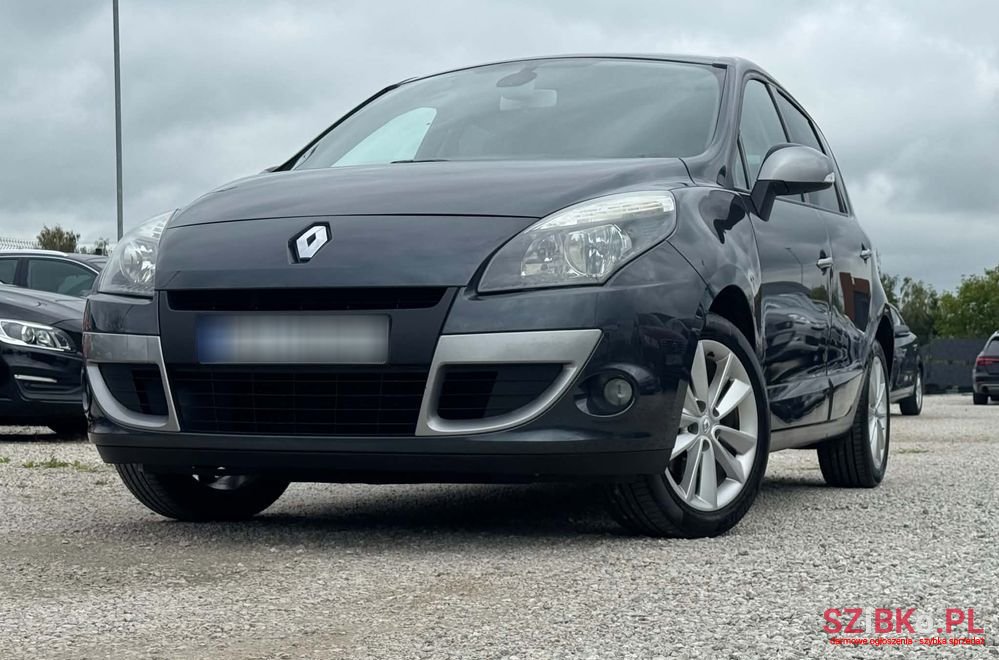 2011' Renault Scenic 1.6 16V 110 Expression photo #2