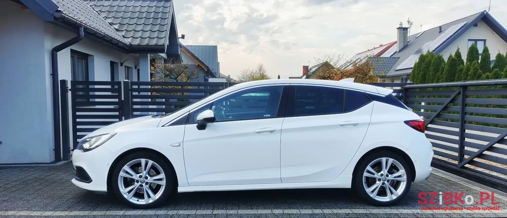 2017' Opel Astra photo #1