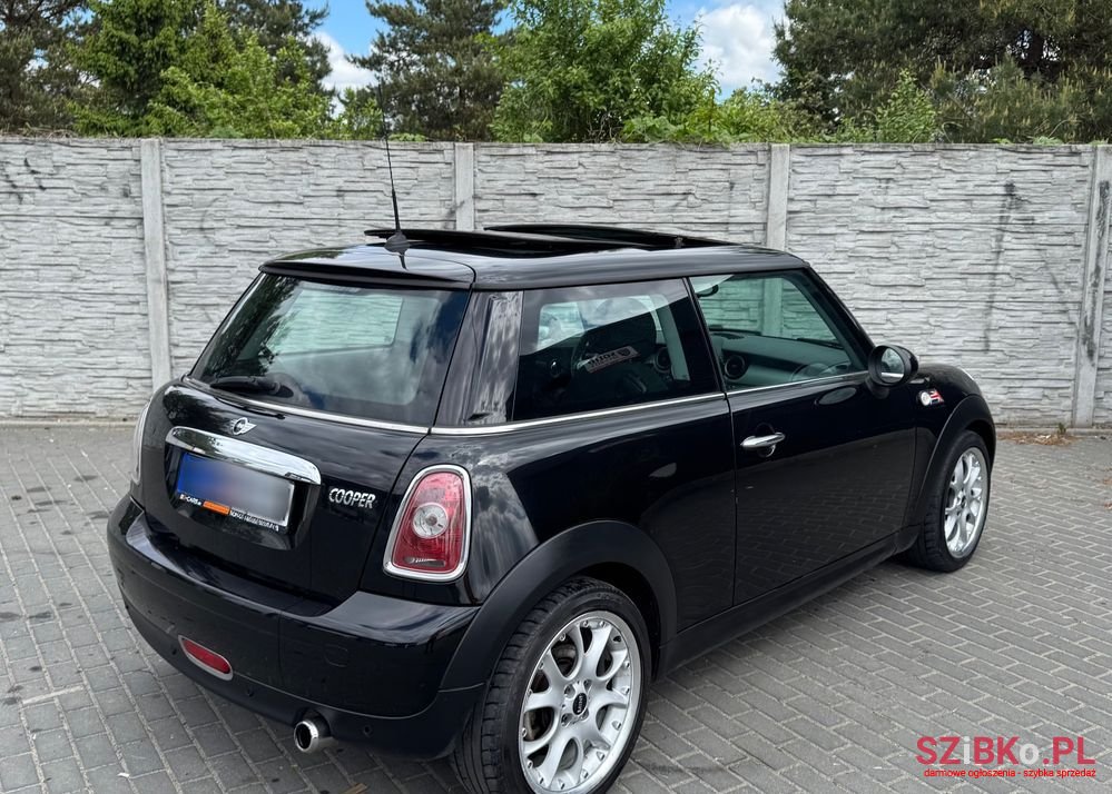 2010' MINI Cooper 50 Mayfair photo #4