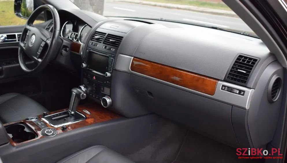 2007' Volkswagen Touareg photo #6