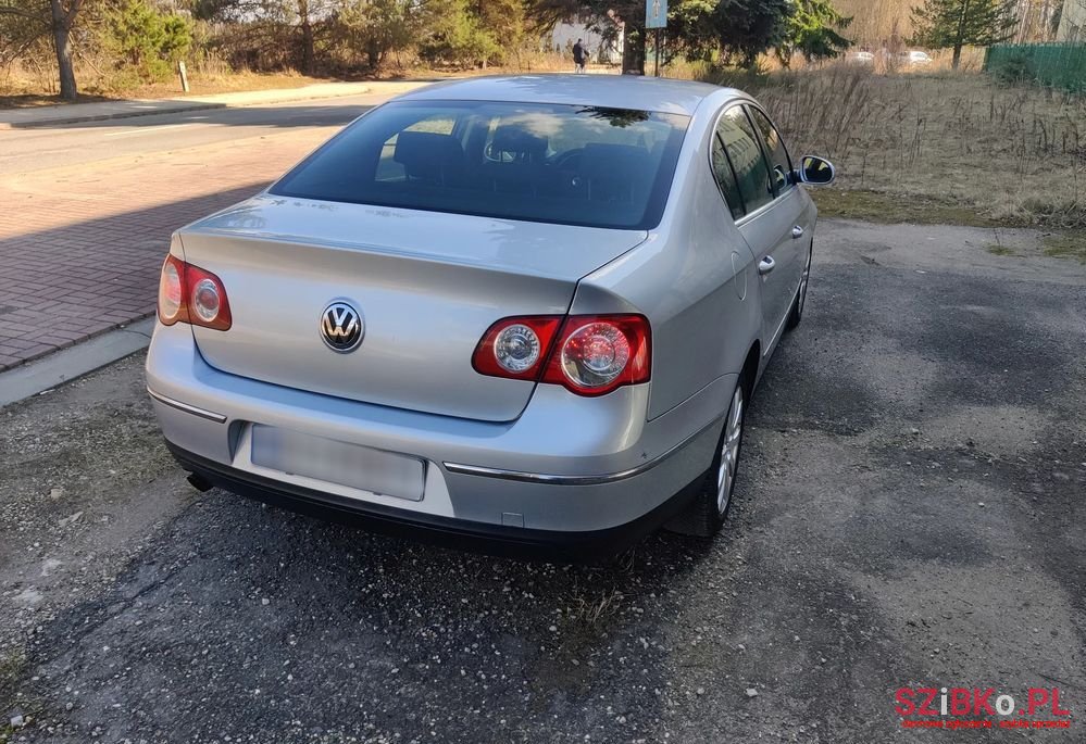 2006' Volkswagen Passat 1.6 Family photo #5
