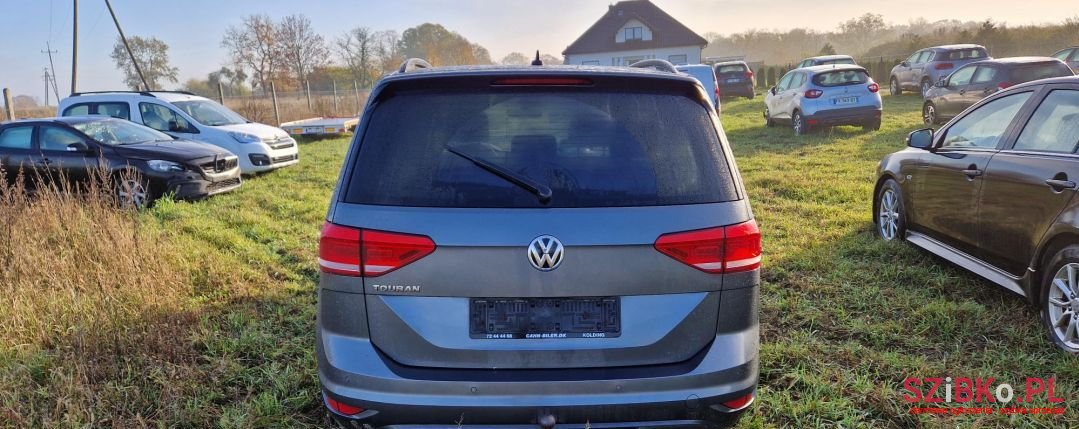 2018' Volkswagen Touran photo #4